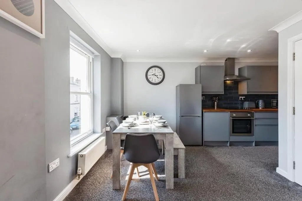 Cosy Flat In Central Cheltenham