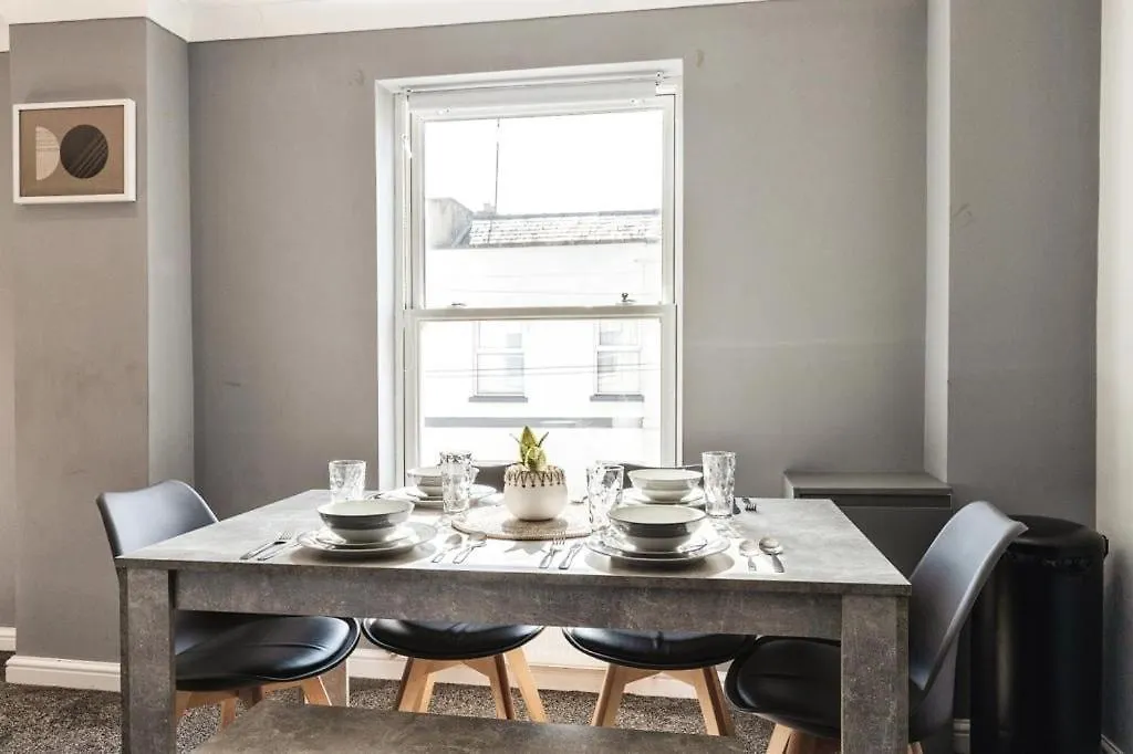 Cosy Flat In Central Cheltenham United Kingdom